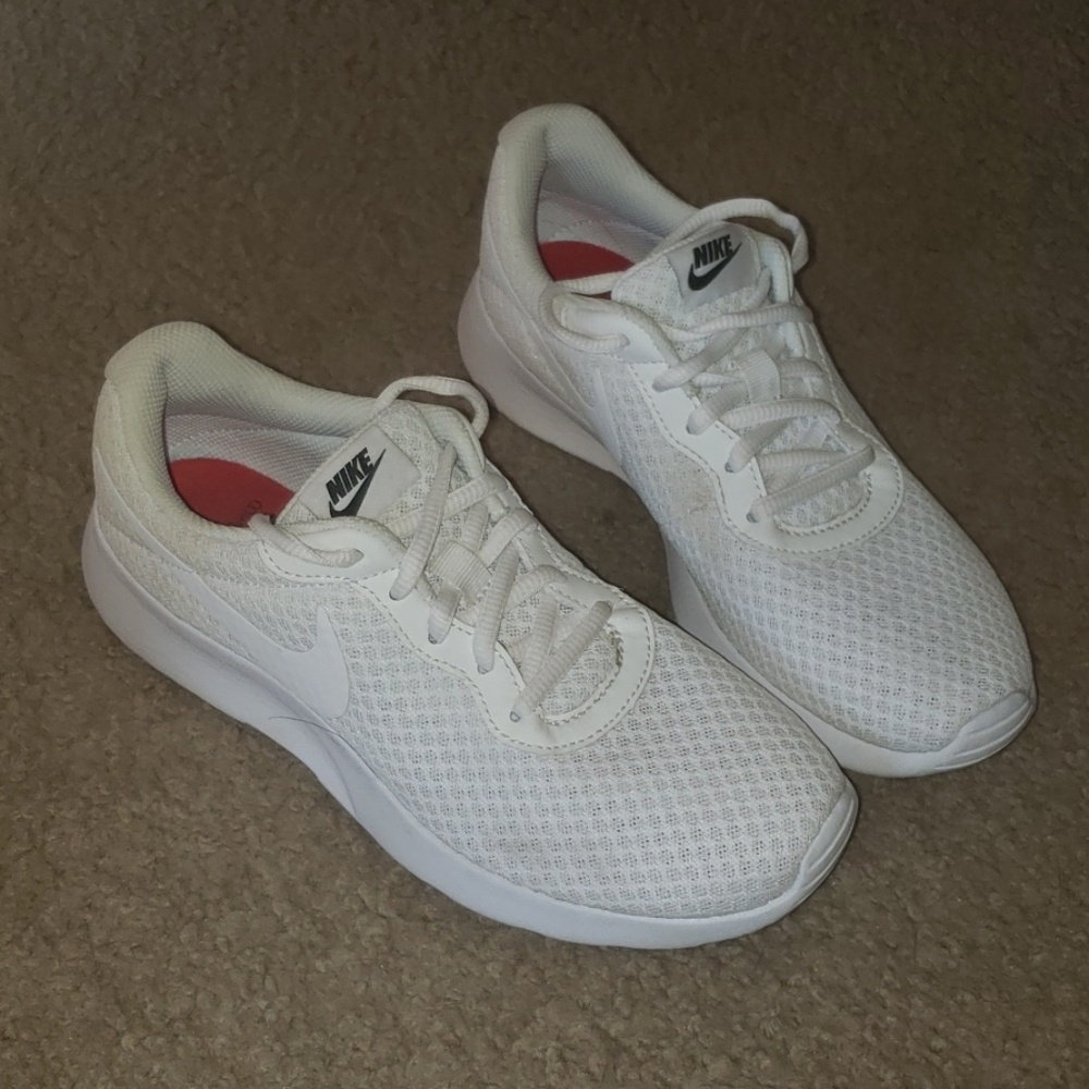 Nike Tanjun sneakers